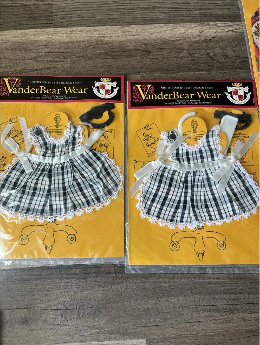 VANDERBEAR Gifts A Legendary Family Portrait In Black & White NABCO Vtg NIP Lot